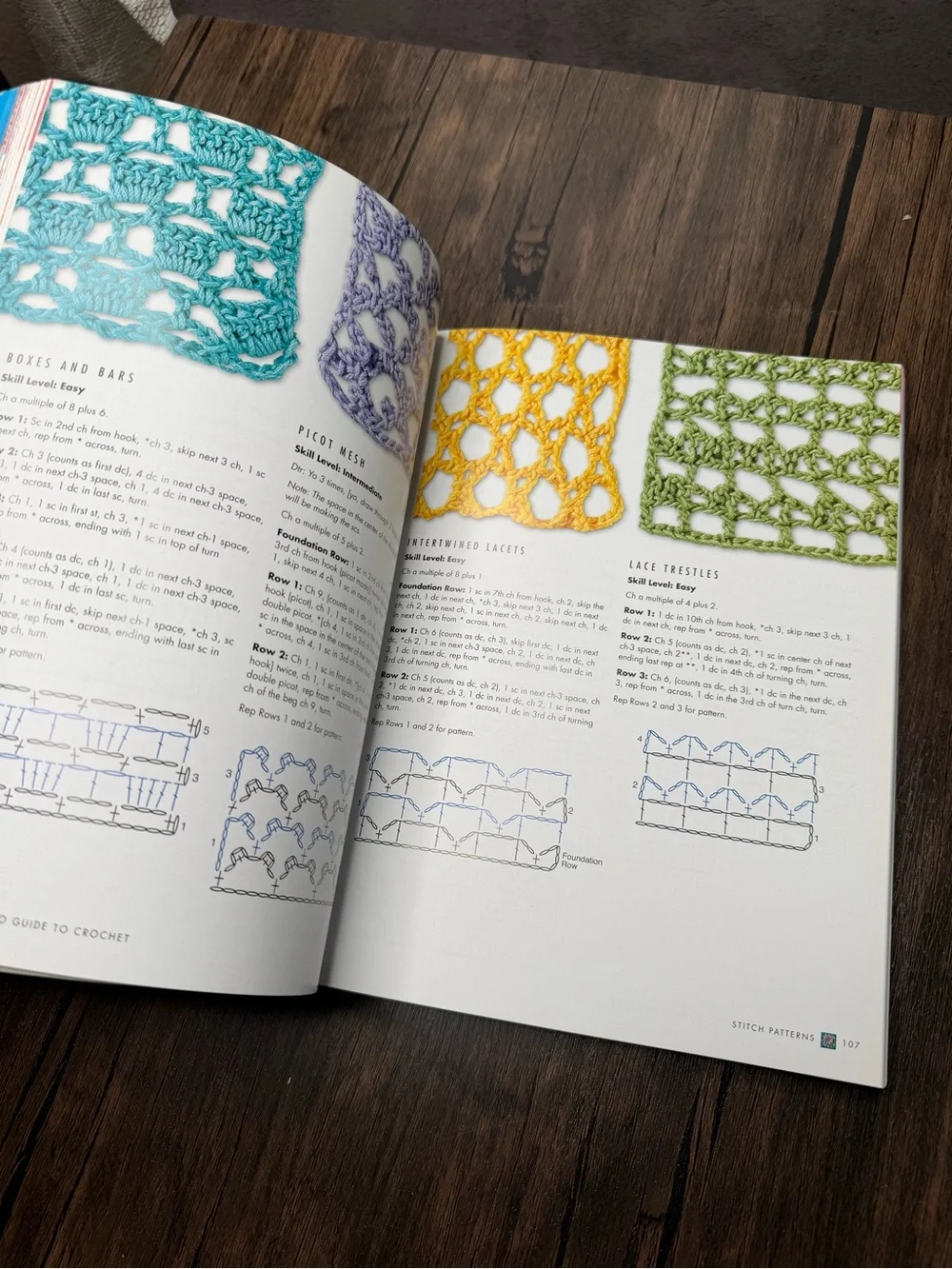 The Complete Photo Guide to Crochet - Colorful Yarn Cover